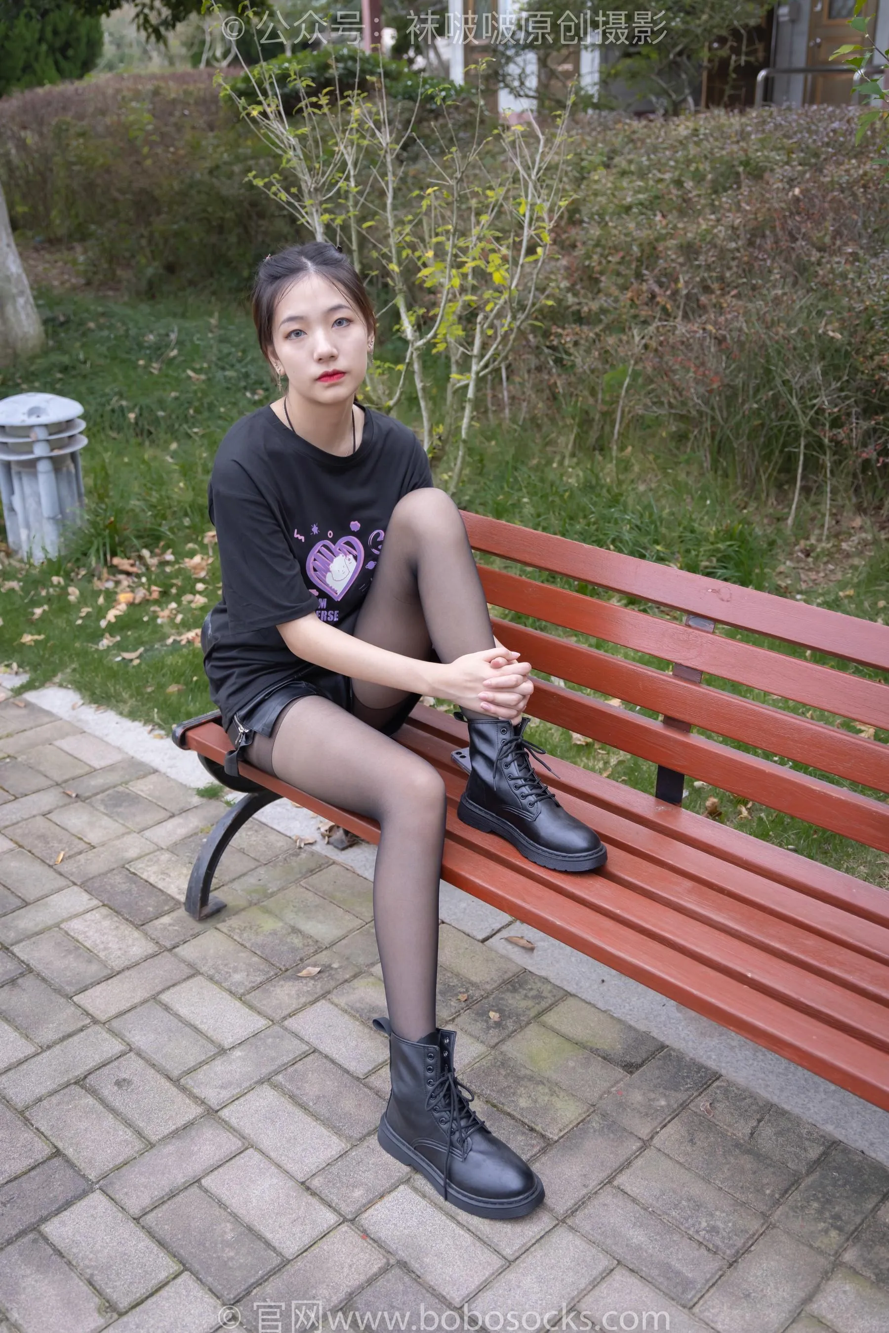 [BoBoSocks袜啵啵]NO.221 小甜豆-马丁靴、黑丝 [83P]插图3